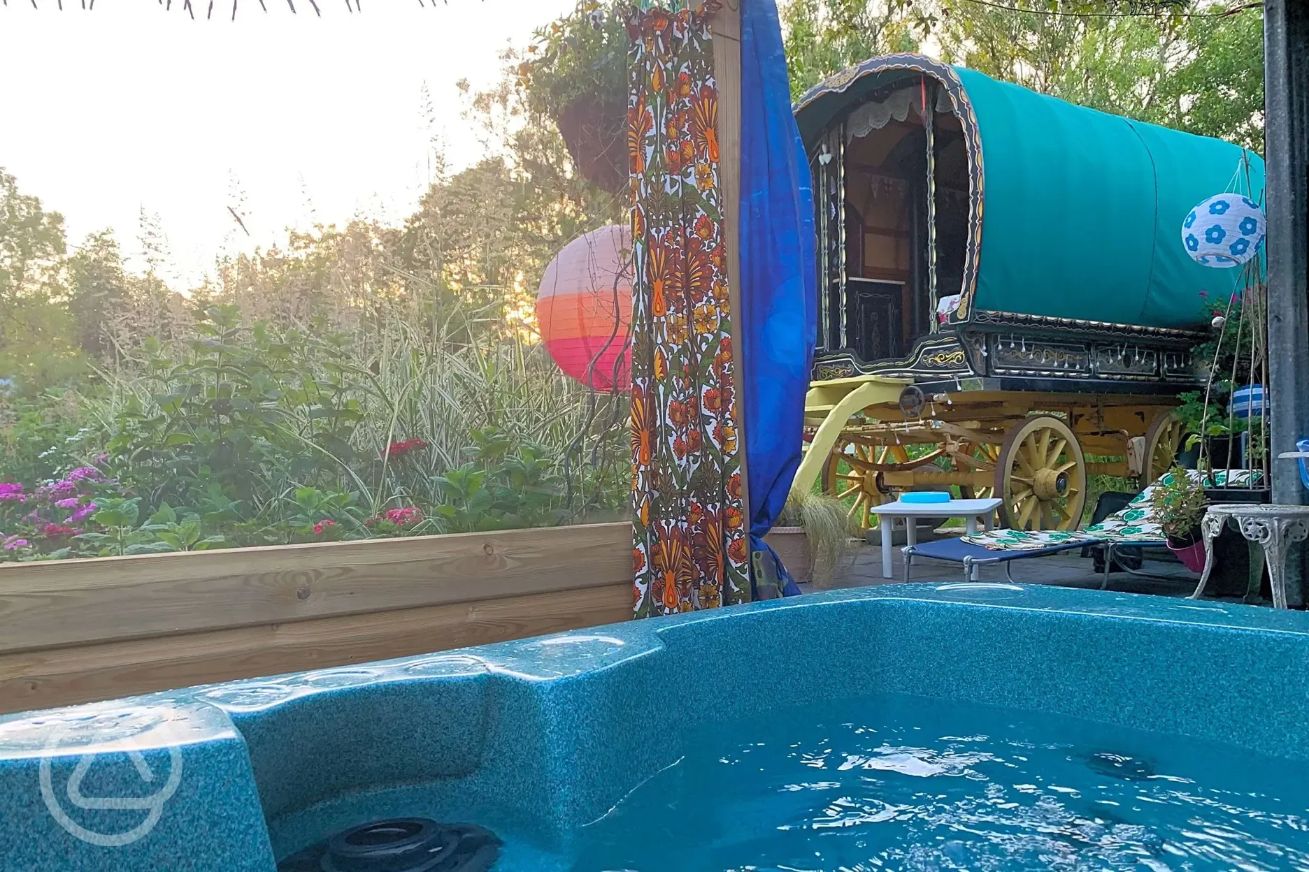 Mabel gypsy caravan hot tub