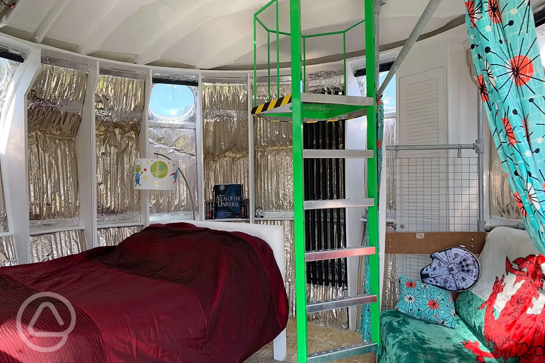 Spodnic UFO camping pod interior