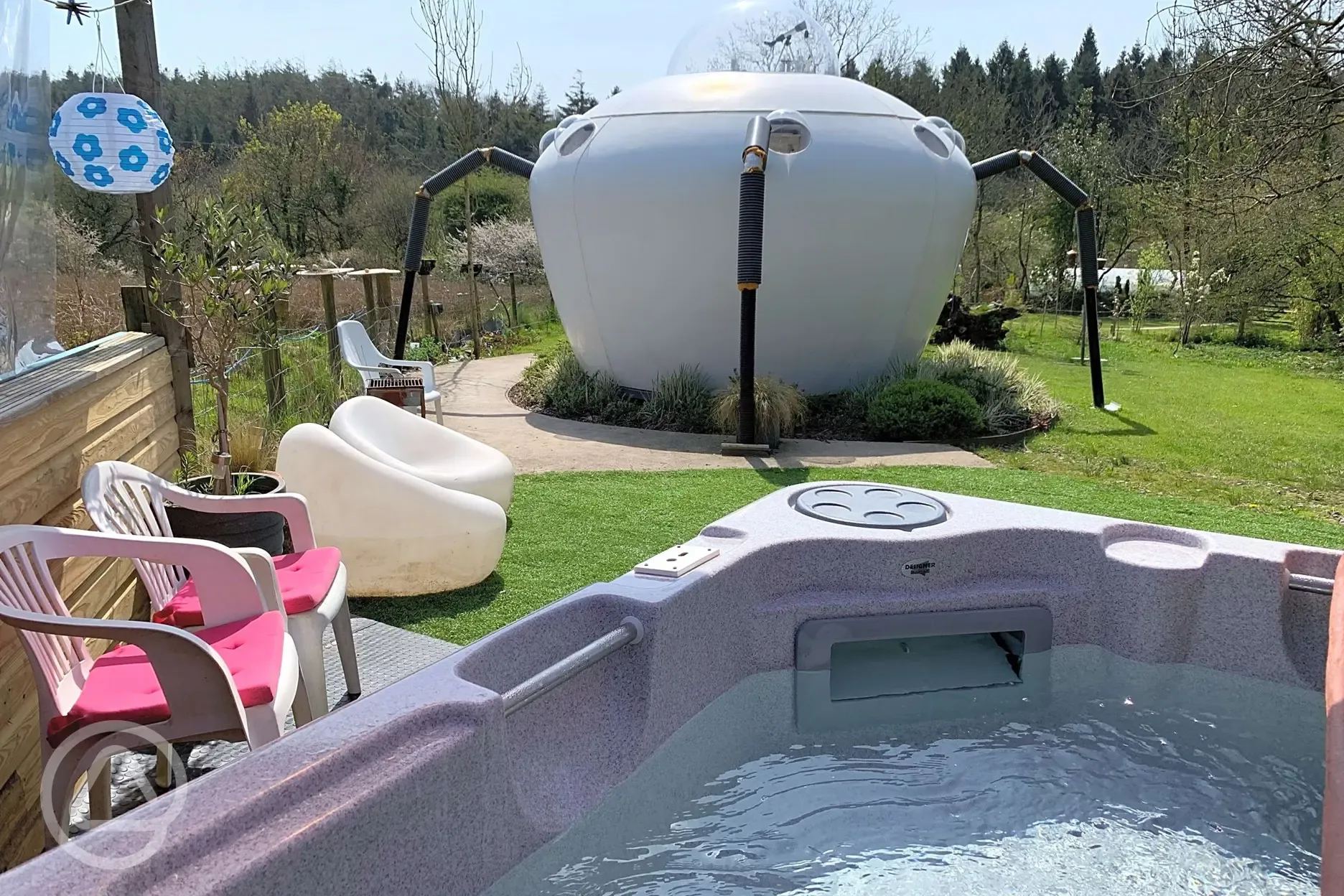 Spodnic UFO camping pod and hot tub