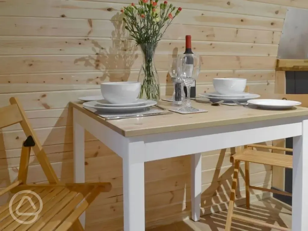 Pod dining table and chairs