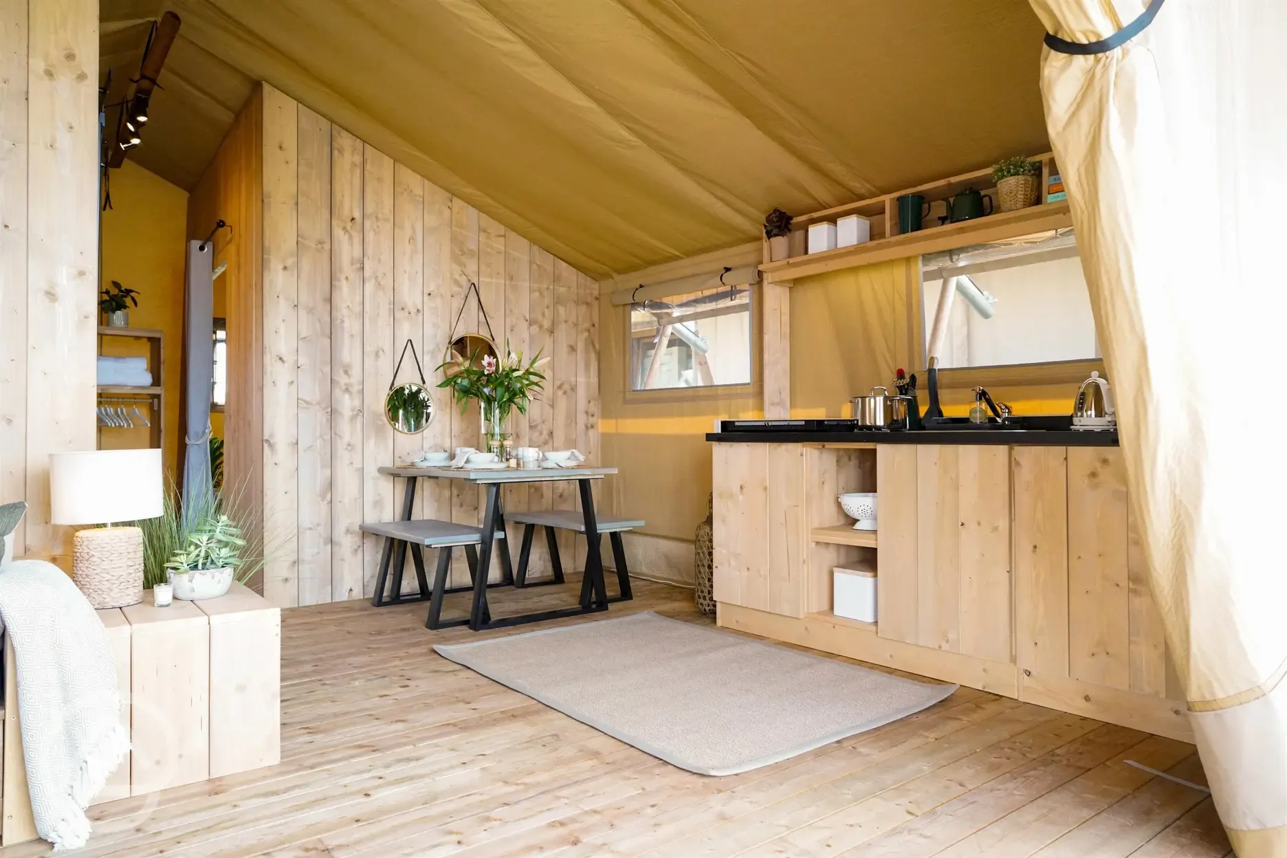 The fully equipped kitchenette of the safari tents with hot tubs