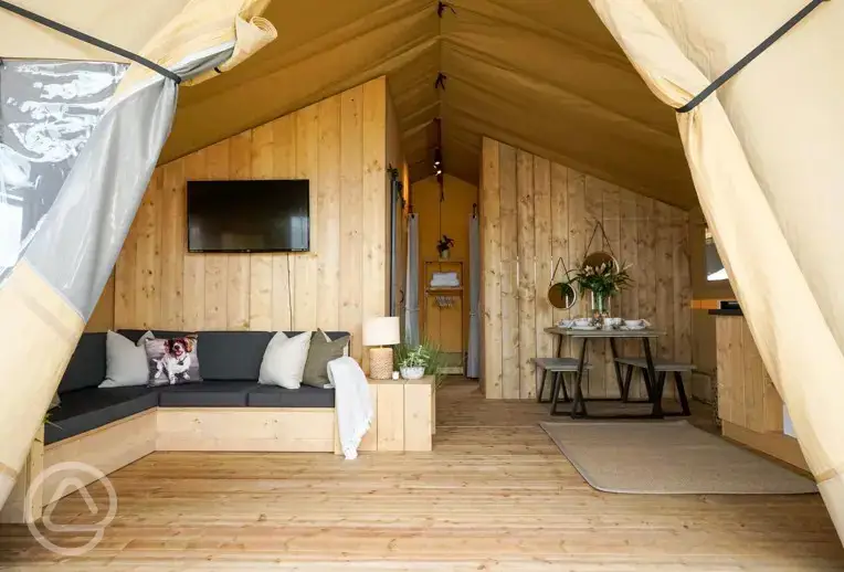 Safari tent