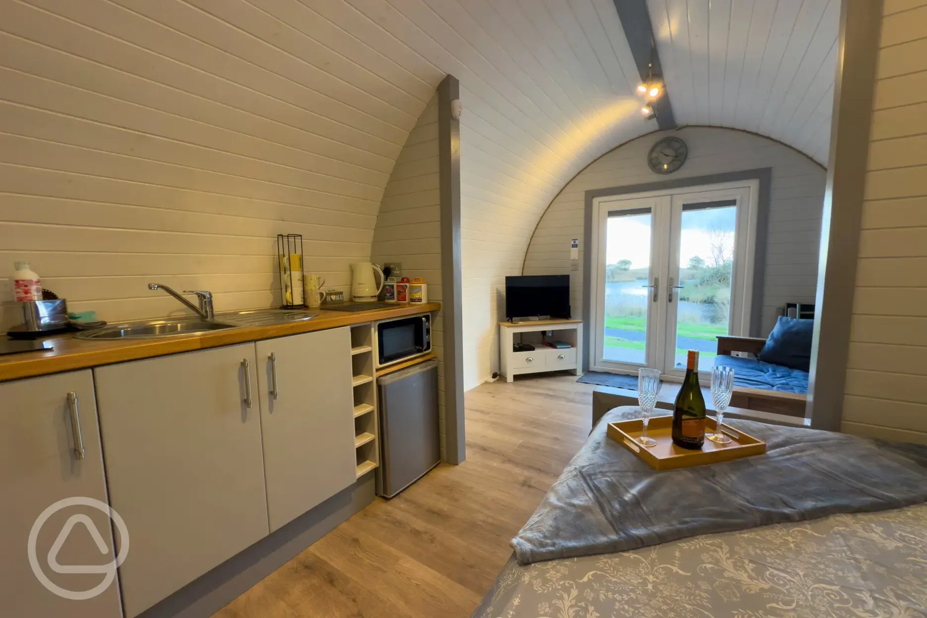 Bluebell ensuite glamping pod interior