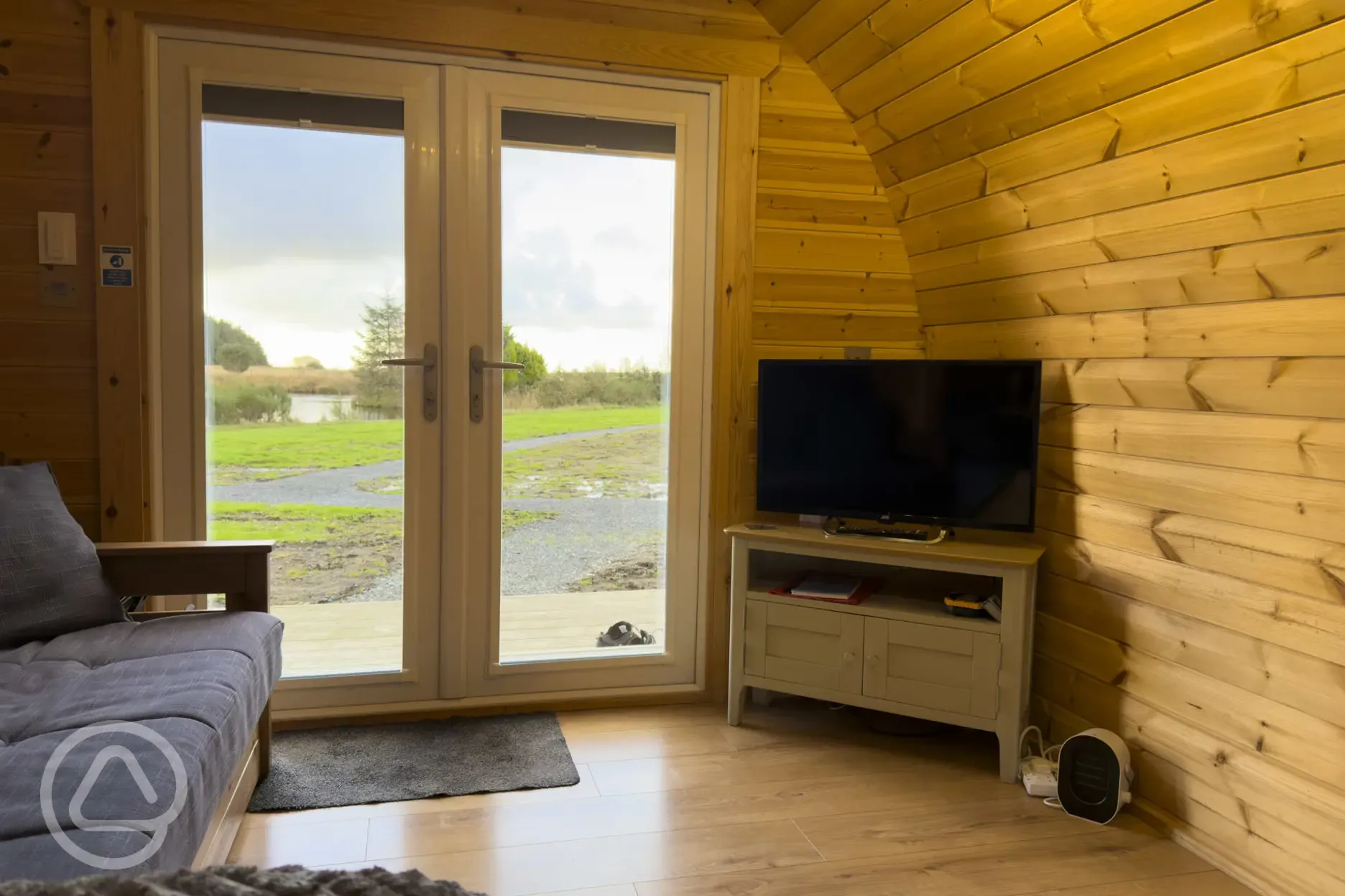 Rose ensuite glamping pod interior