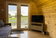 Rose ensuite glamping pod interior