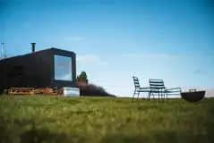 Hare glamping cabin with an outdoor cold plunge bath and fire pit/BBQ