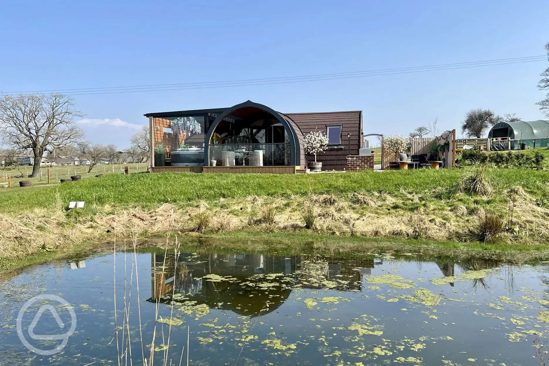 Daisy ensuite glamping pod with views over the pond
