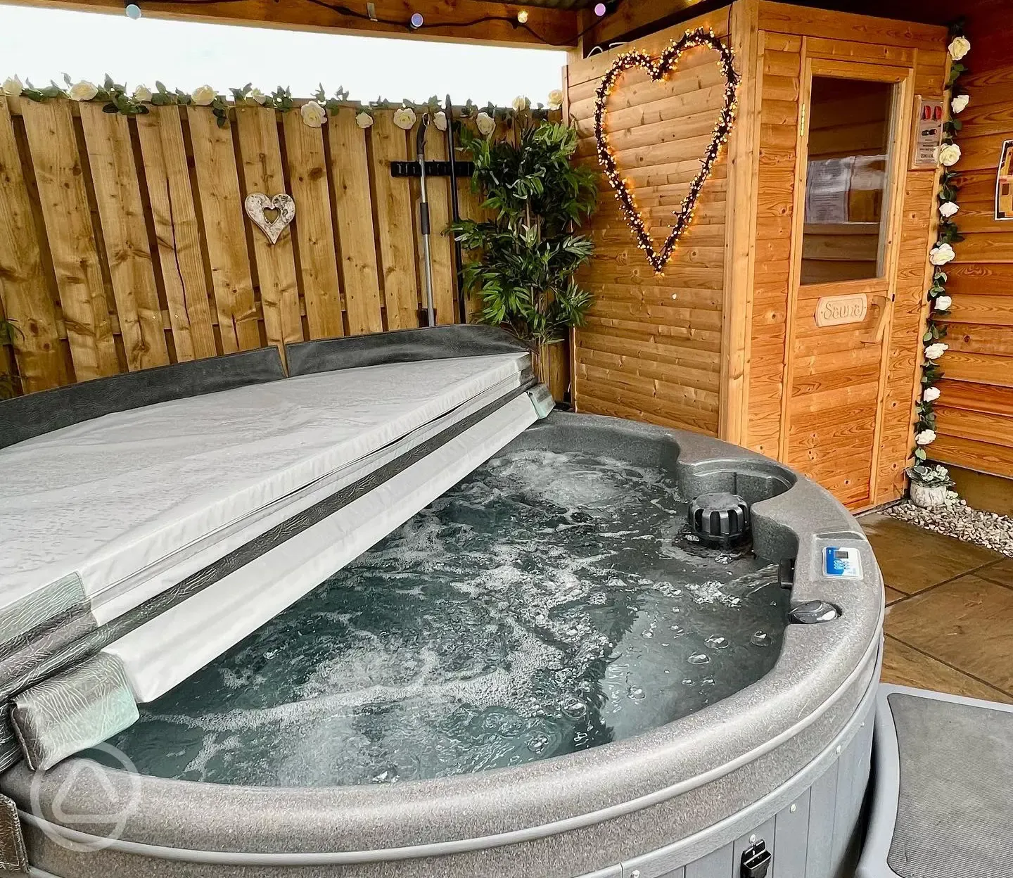 Bluebell ensuite hot tub 