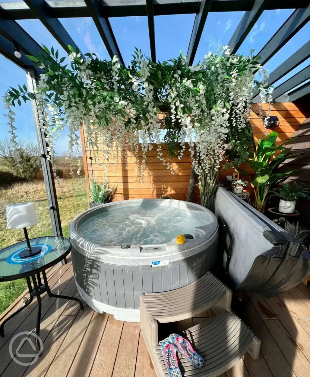 Foxglove ensuite glamping pod with hot tub