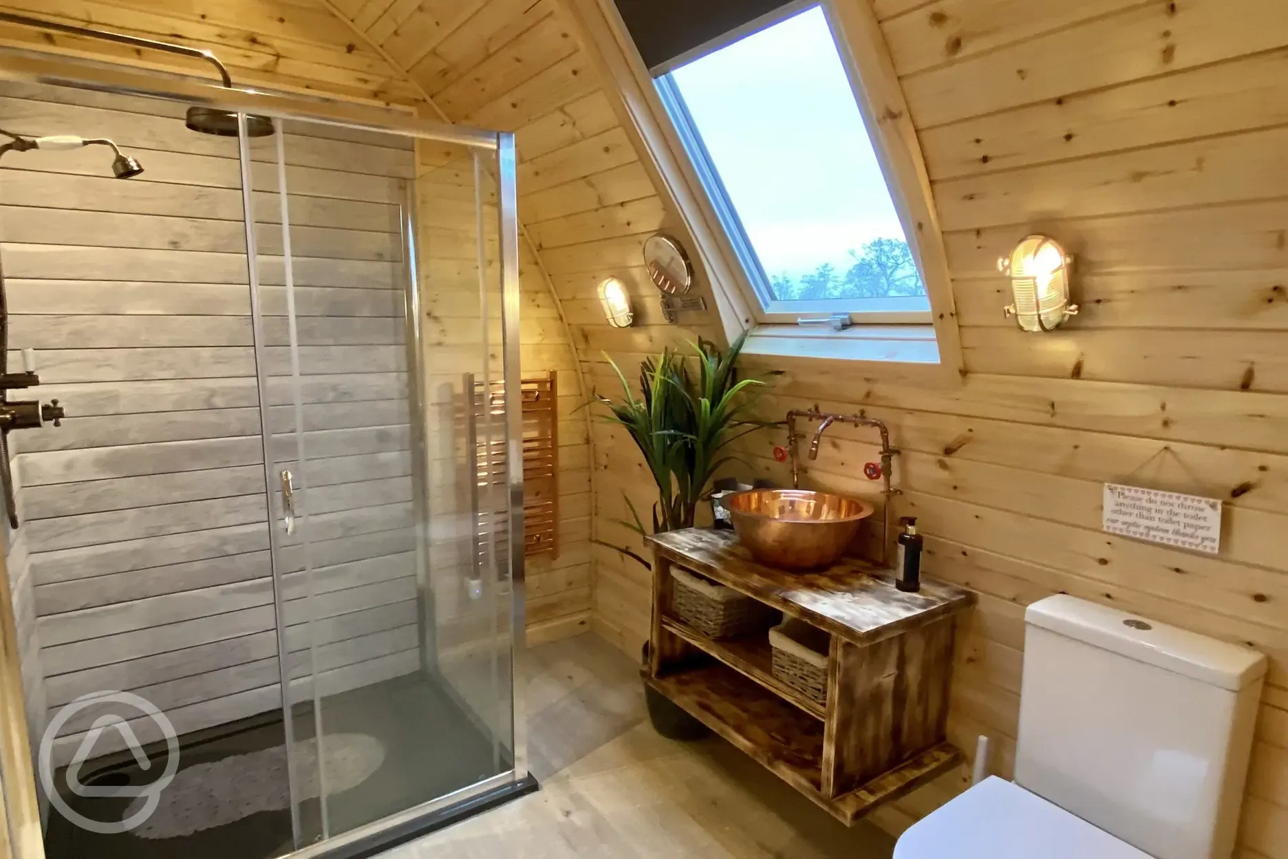Bluebell glamping pod ensuite