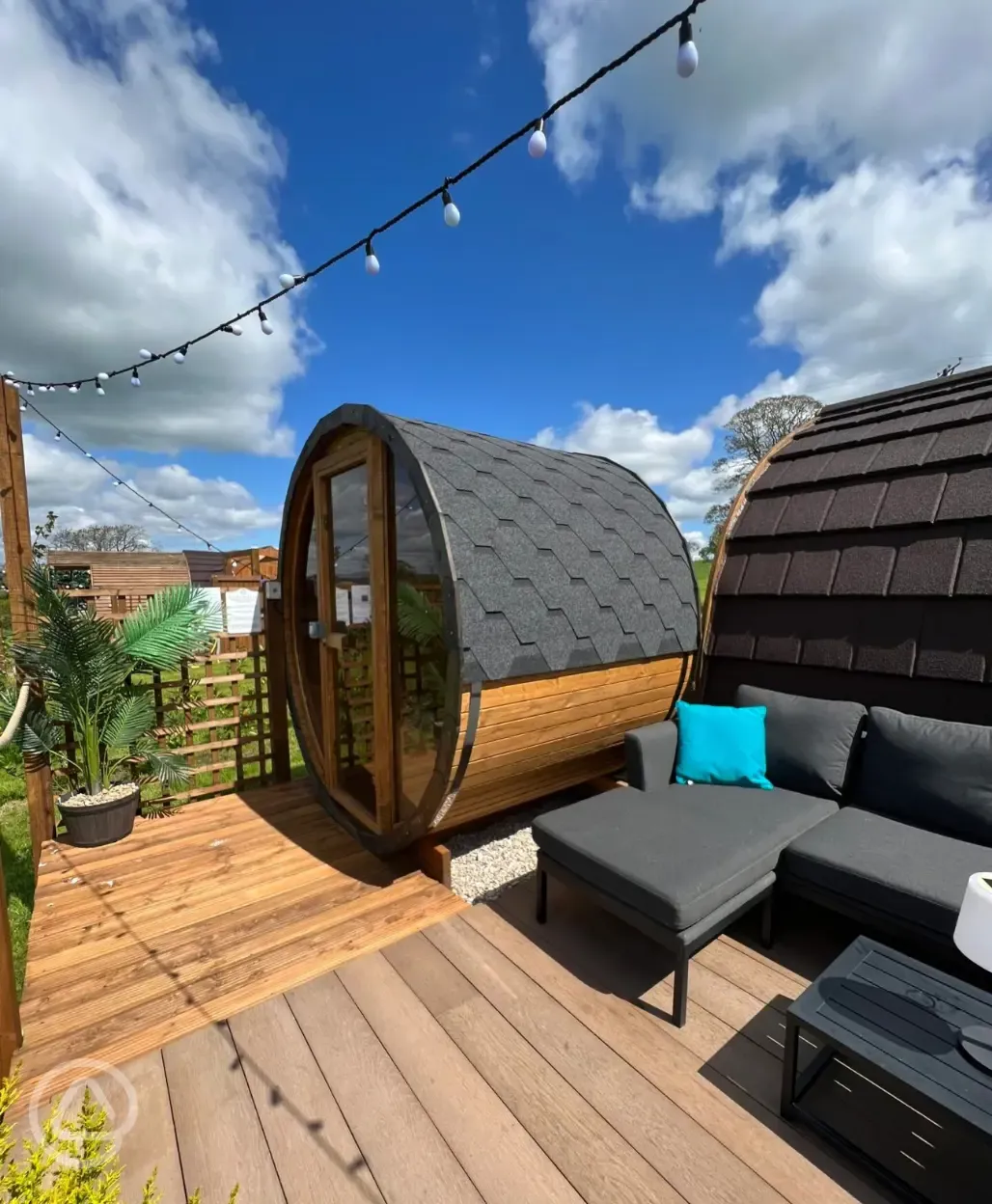 Buttercup ensuite glamping pod sauna