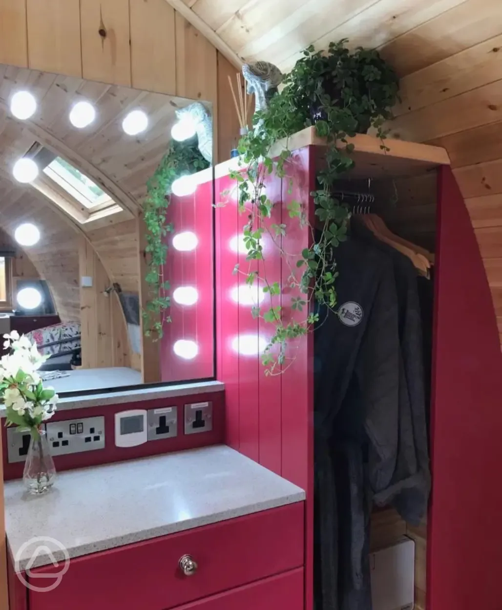 Buttercup ensuite glamping pod interior 