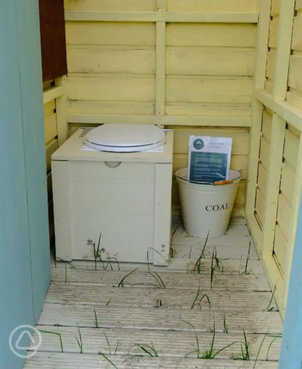 Private compost toilet 