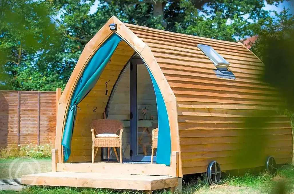 Bumblebee glamping pod