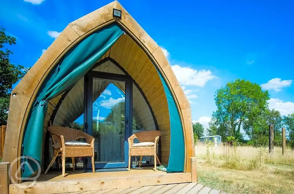 Bumblebee glamping pod