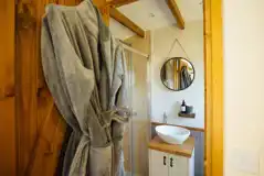 Hart shepherd's hut ensuite