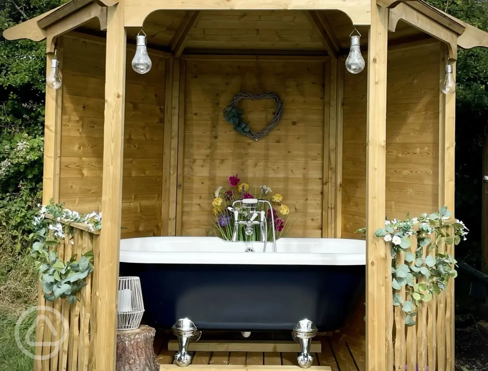 Wildview trailer outdoor bath