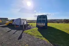 Electric hardstanding and grass ensuite pitch (Buzzard's Landing)