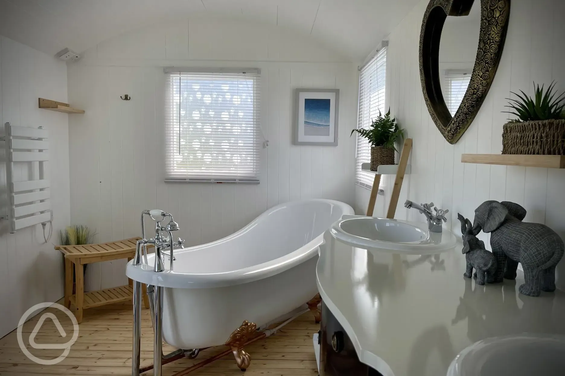 Ensuite bathroom (Buzzard's Landing)