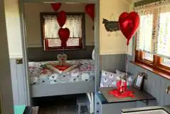 Romantic package (bookable extra)