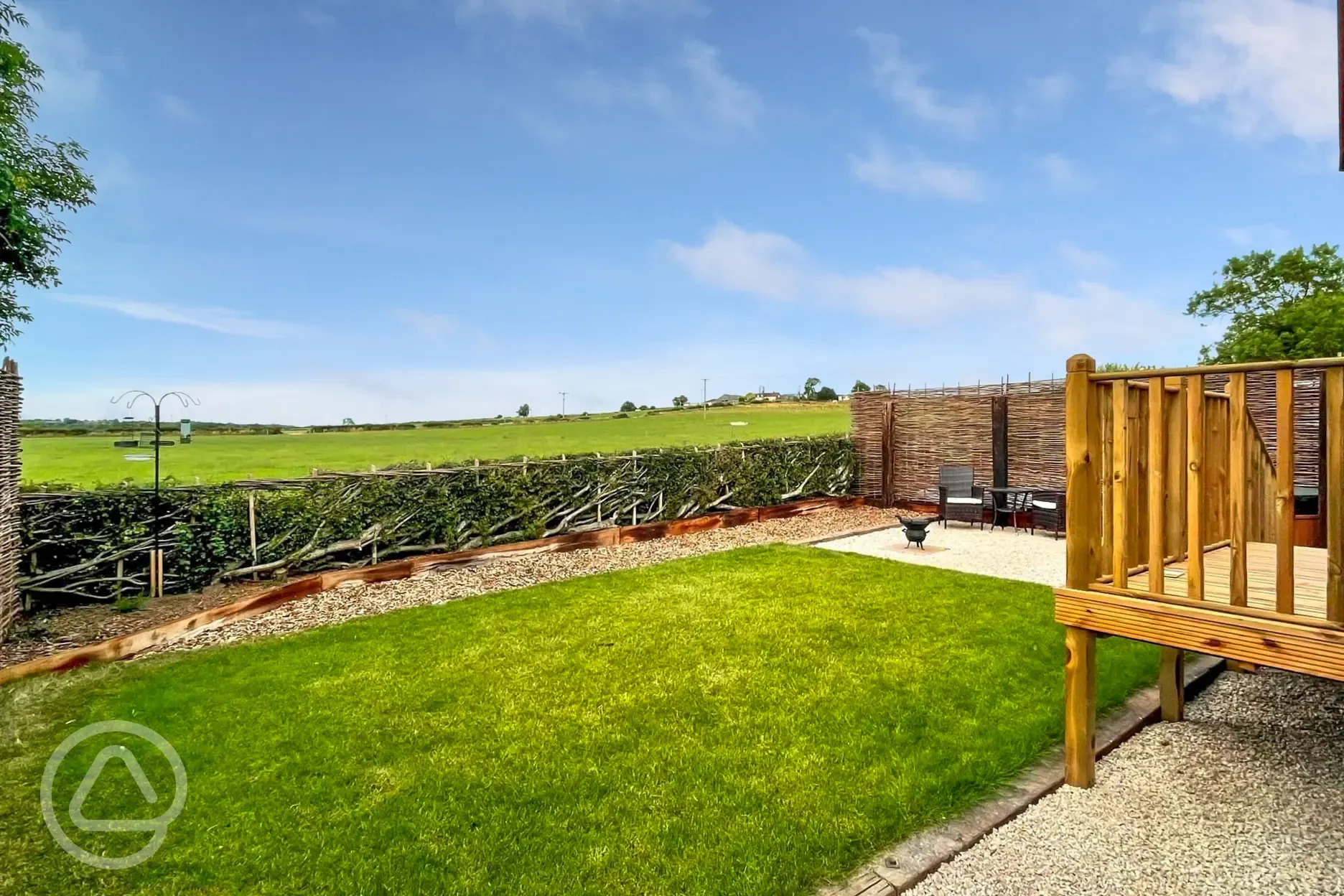 Willow shepherd's hut garden