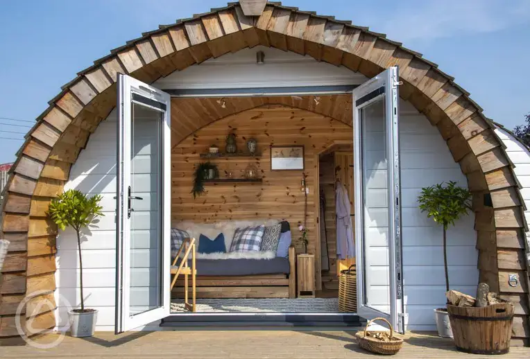 Chaplin's Club pod
