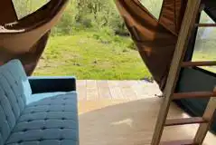 Pond hideaway interior