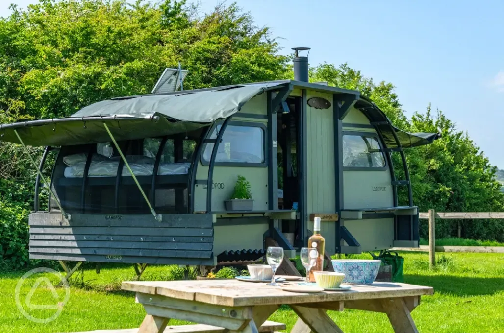 Large landpod
