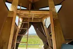 Pond hideaway interior