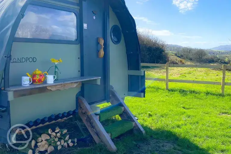 Small landpod