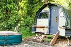 Small landpod with hot tub