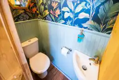 Woodie shepherd's hut ensuite loo