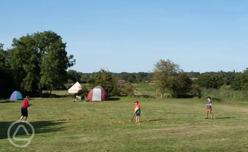 Non electric grass tent pitches