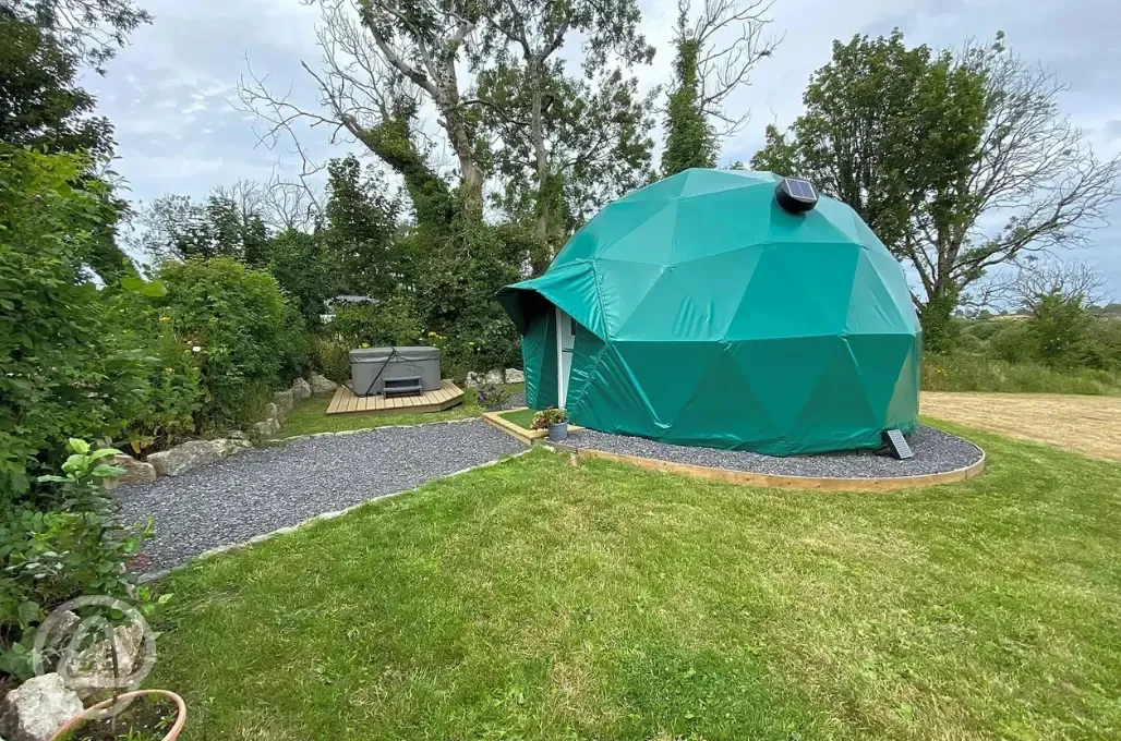 Geodesic domes