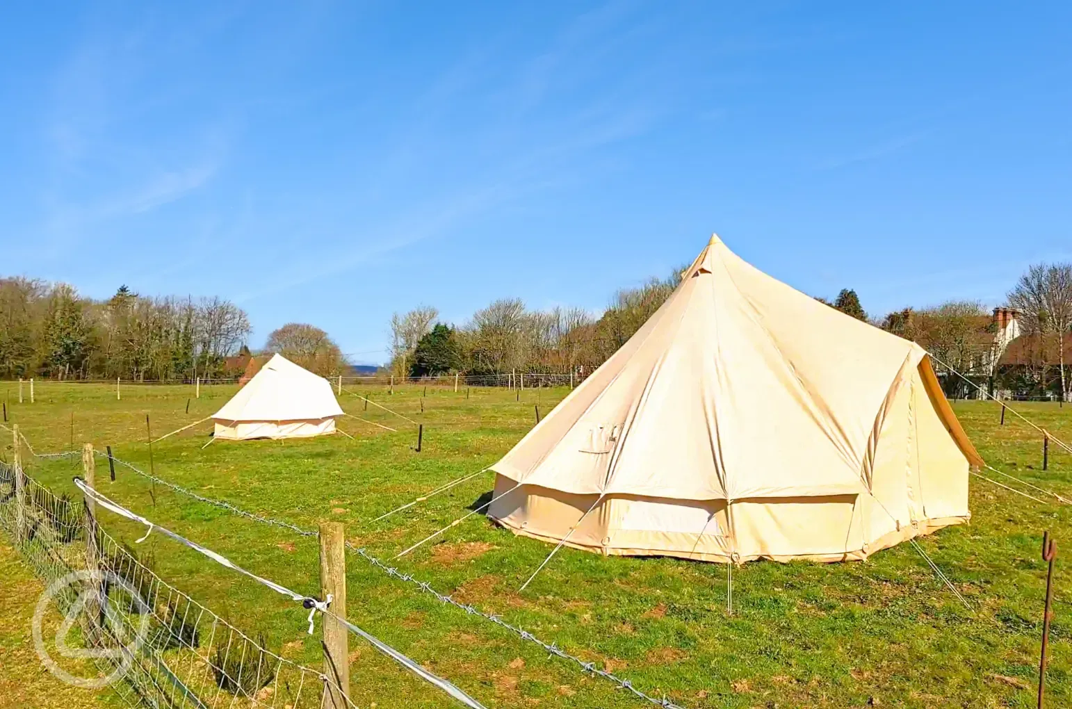 Non electric grass tent pitches