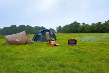 Non electric grass tent pitches 