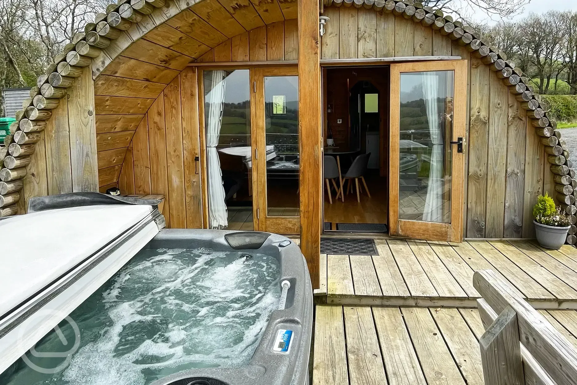 Glamping cabin with hot tub