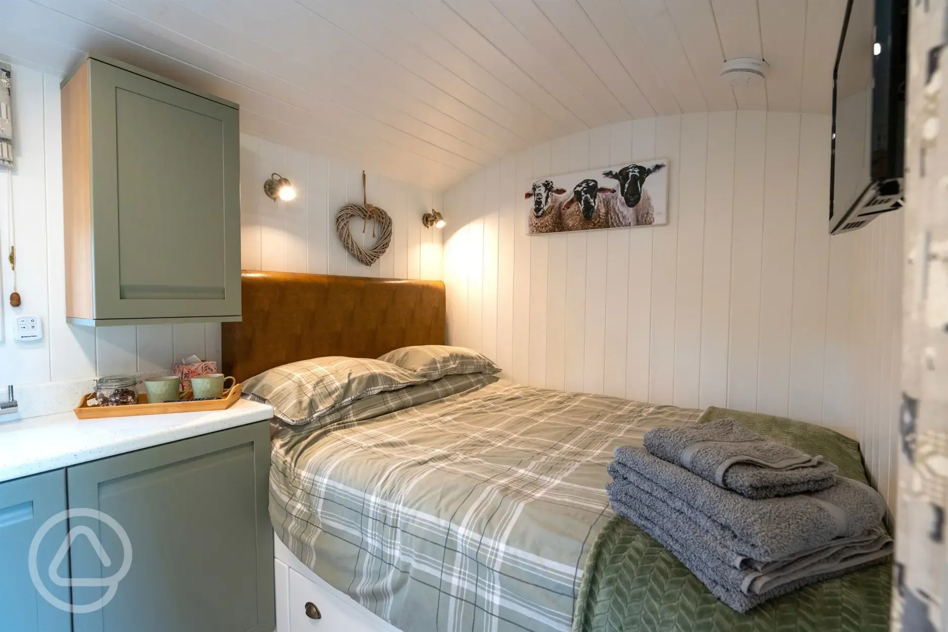 Shepherd's hut double bed