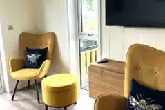 Patie's Hill ensuite glamping pod with hot tub - living area Patie's Hill ensuite glamping pod with hot tub - living area