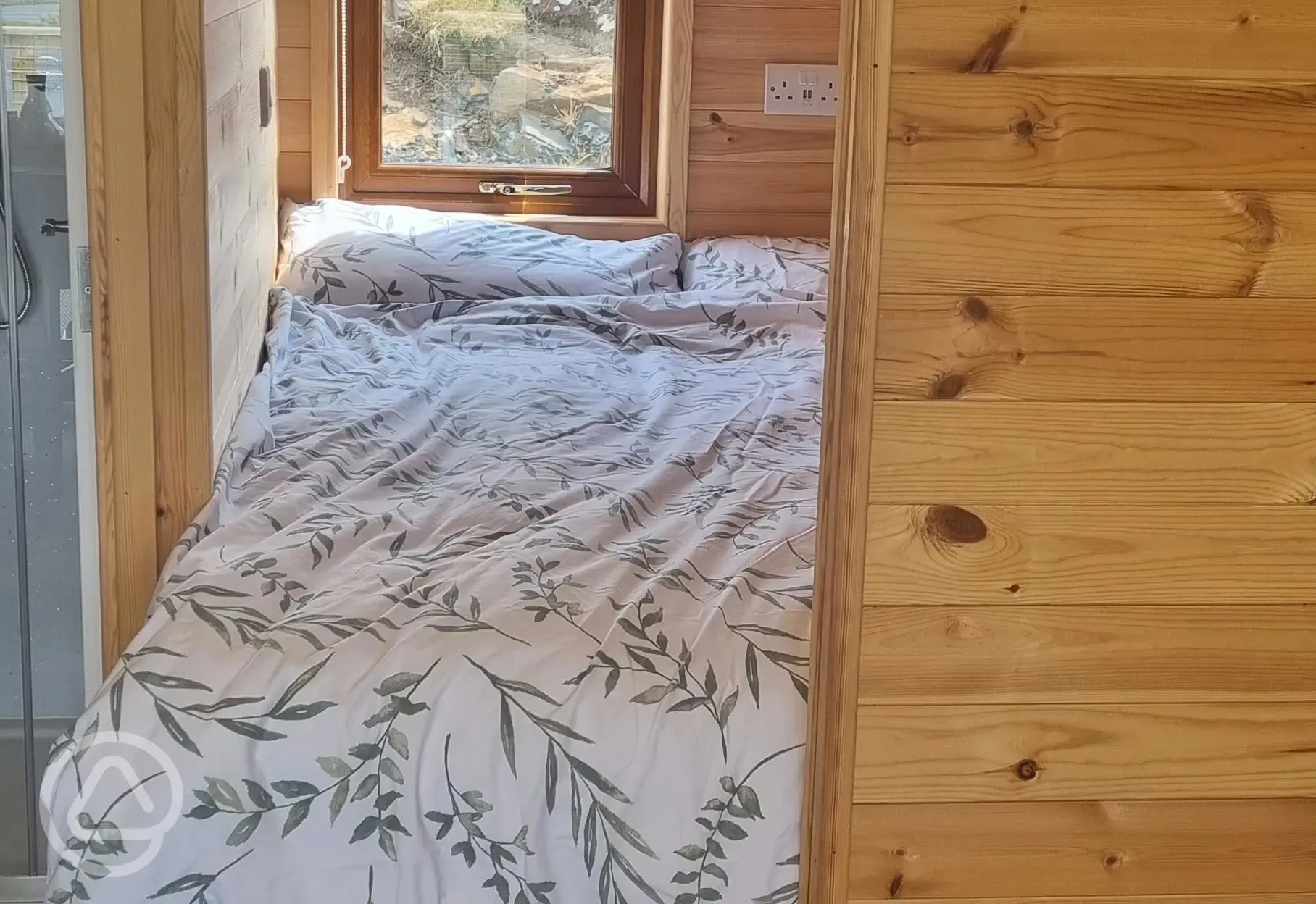 Ensuite glamping pod double bed