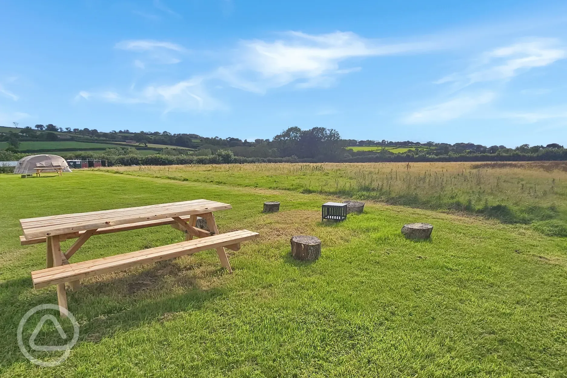 Non electric grass tent pitches