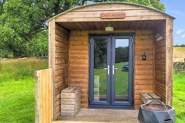 Bunkbed glamping pod