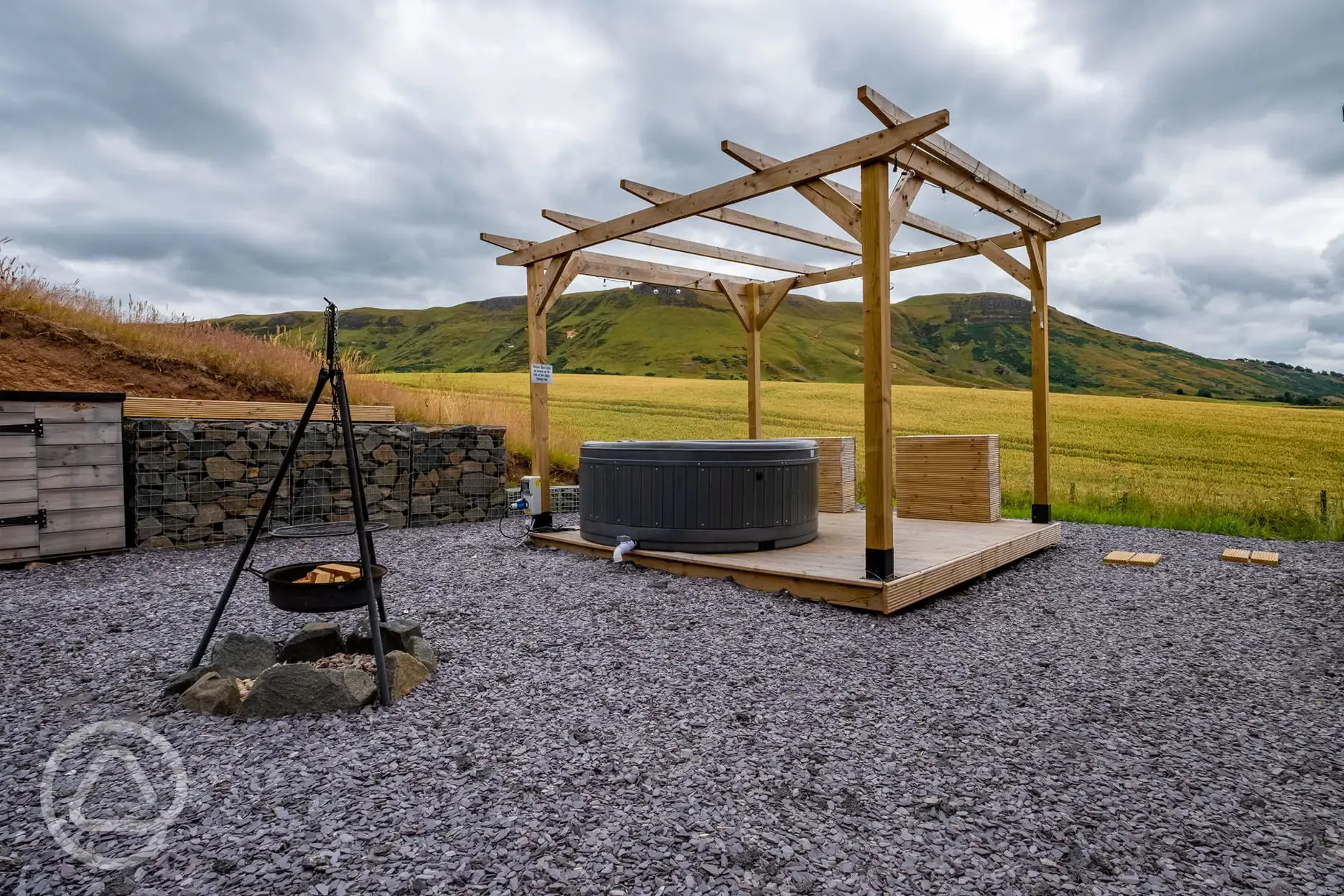 Glamping pod private hot tub