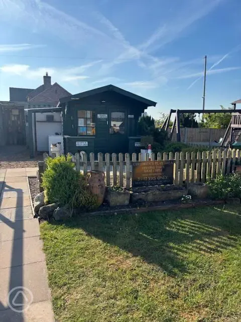 Information hut and washing up area