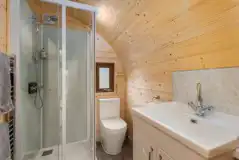 Carrock Sunset Glamping Pod ensuite toilet and shower Carrock Sunset Glamping Pod ensuite toilet and shower