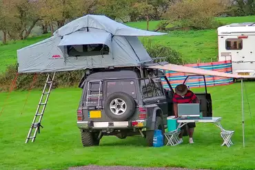Roof tent on the grass pitches 