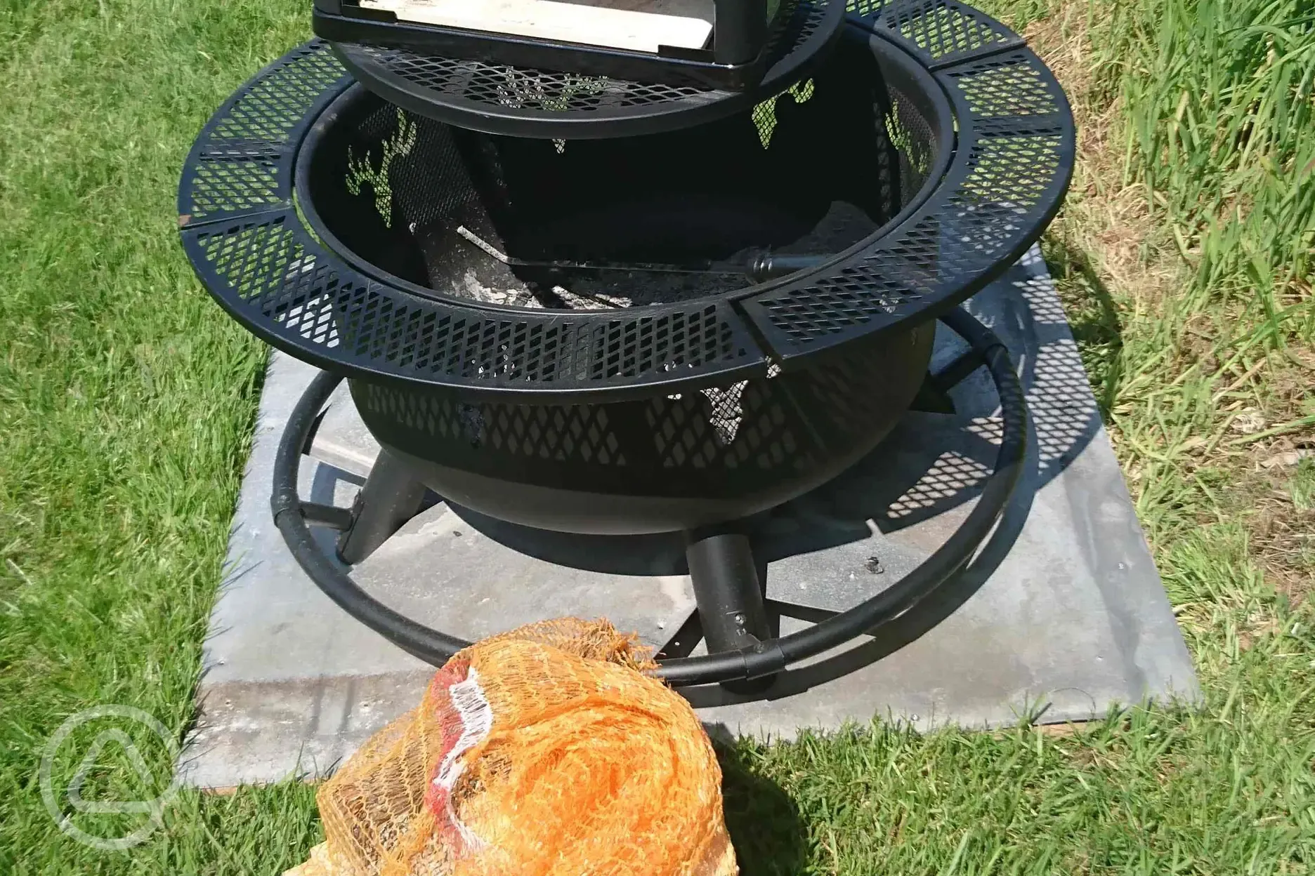 Fire pit and pizza oven available for hire at Spring Field Dark Skies Fire pit and pizza oven available for hire at Spring Field Dark Skies