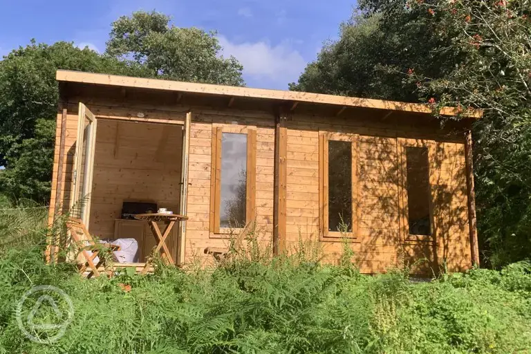 Hiraeth y Bryn glamping cabin
