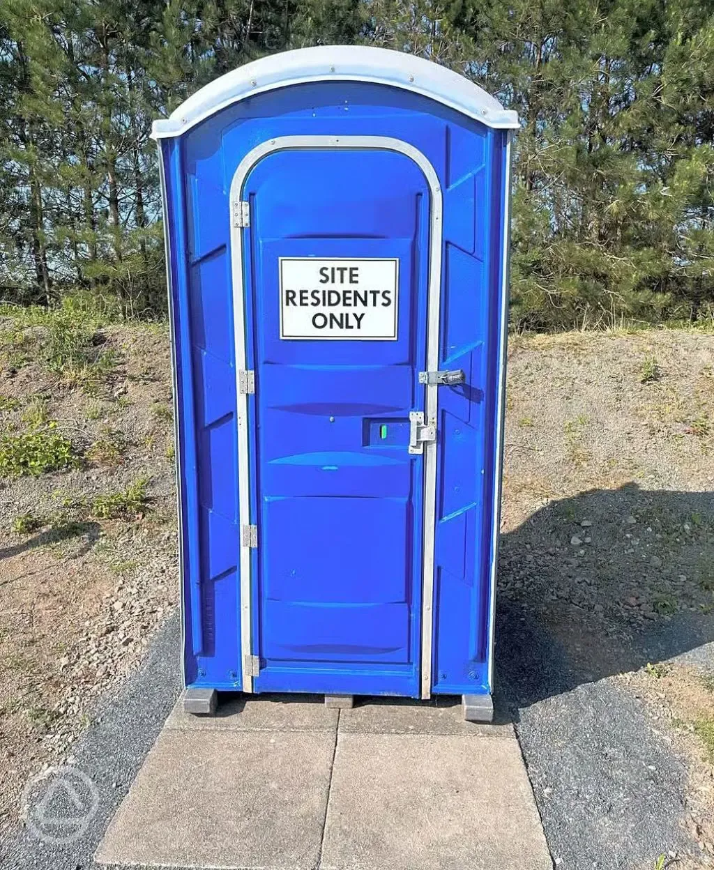 Portable toilet