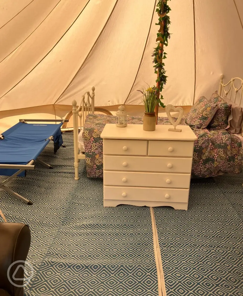 Bell tent beds